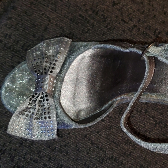 Velvet bow heel - Picture 2 of 3